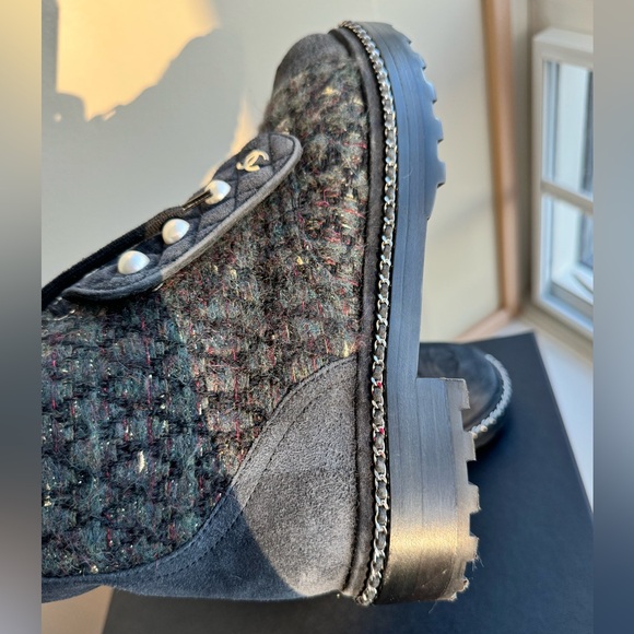 CHANEL Tweed Suede Calfskin Pearl Boots with Chain Accent, Blue/Green, size 9 - Picture 7 of 16